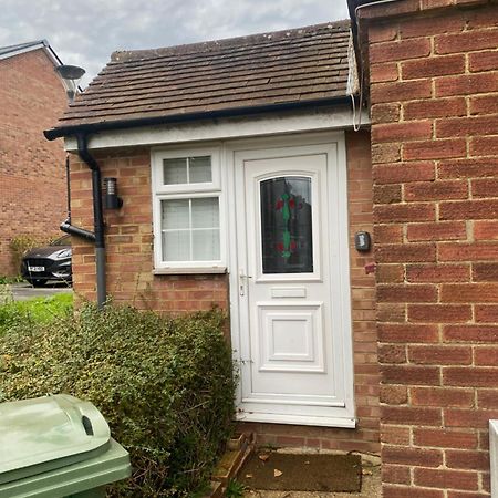 Cosy Apartment With Private Access And Kitchenette In Guildford (Adults Only) 沃皮勒斯顿 外观 照片
