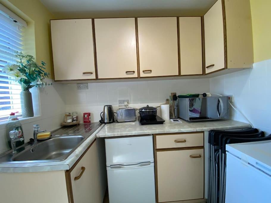 Cosy Apartment With Private Access And Kitchenette In Guildford (Adults Only) 沃皮勒斯顿 外观 照片